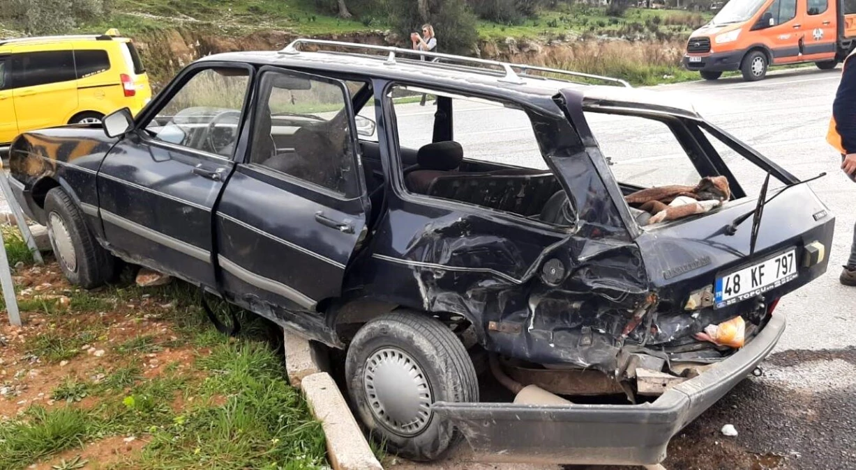 Milas\'ta trafik kazası: 1 ölü, 4 yaralı