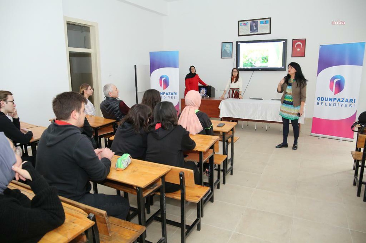 Eskişehir\'de öğrencilere iklim değişikliği semineri veriliyor