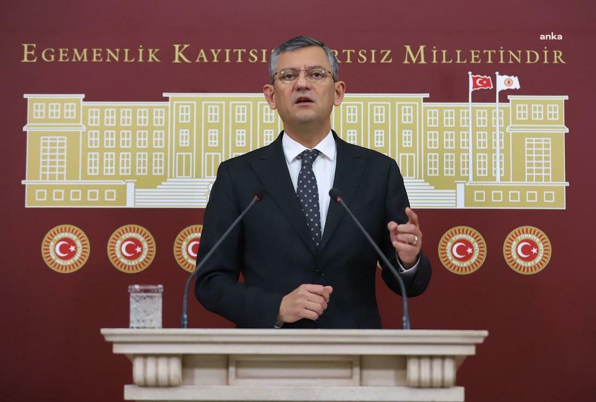 Özgür Özel\'den Fuat Oktay\'a: "Hollanda\'dan, Cumhurbaşkanlığı Bünyesinde Kullanılmak Üzere Kaç Adet At Alınmıştır? Bu Atlar İçin Ne Kadar Ödenmiştir"