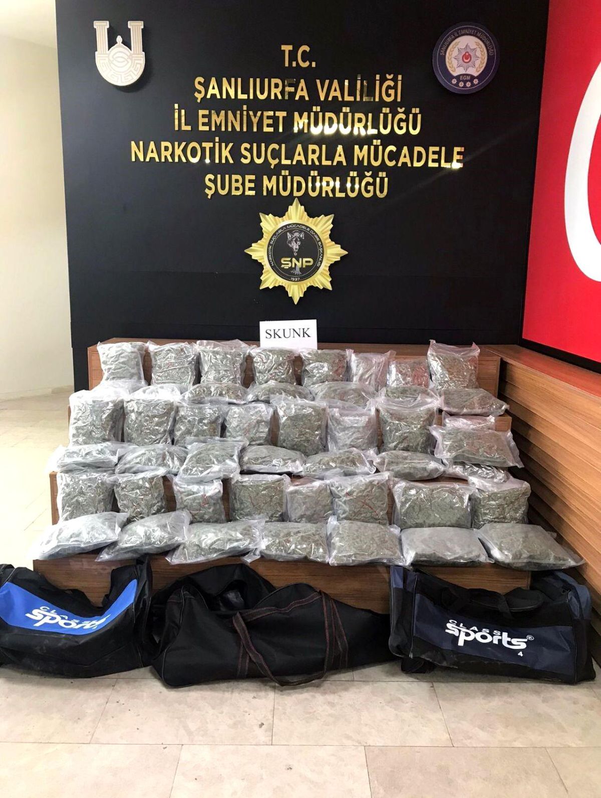 Şanlıurfa\'da 25 kilo 300 gram skunk ele geçirildi