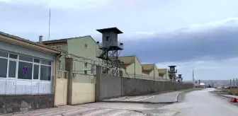 1983 yılından beri hizmet veriyordu, deprem tedbiri sebebi ile boşaltıldı