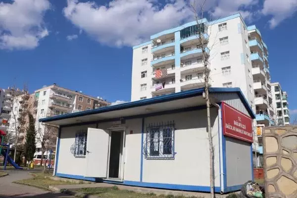 20 METREKARELİK KONTEYNERDE TÜRKİYE'NİN EN BÜYÜK MAHALLESİNİ YÖNETİYOR