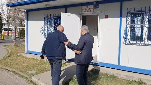 20 METREKARELİK KONTEYNERDE TÜRKİYE'NİN EN BÜYÜK MAHALLESİNİ YÖNETİYOR