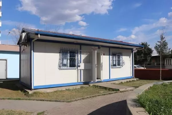 20 METREKARELİK KONTEYNERDE TÜRKİYE'NİN EN BÜYÜK MAHALLESİNİ YÖNETİYOR