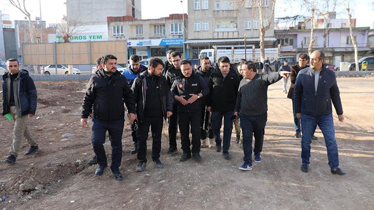 Adıyaman'a Koordinatör Vali olarak atanan Gökmen Çiçek, yaraları sarmak için gece gündüz demeden çalışıyor