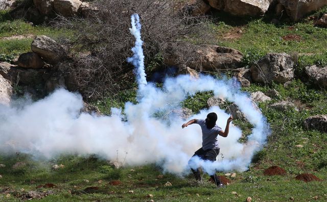 Batı Şeria'nın Beit Dajan Köyünde İsrail Askerleriyle Filistinli Göstericiler Arasında Çatışma Yaşandı