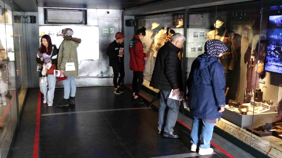 "Çanakkale Savaşları Mobil Müzesi" Kütahya\'da ziyarete açıldı