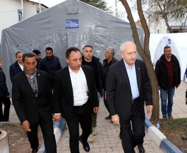 CHP lideri Kılıçdaroğlu'nun geceyi geçirdiği çadır görüntülendi CHP lideri Kılıçdaroğlu'nun geceyi geçirdiği çadır görüntülendi
