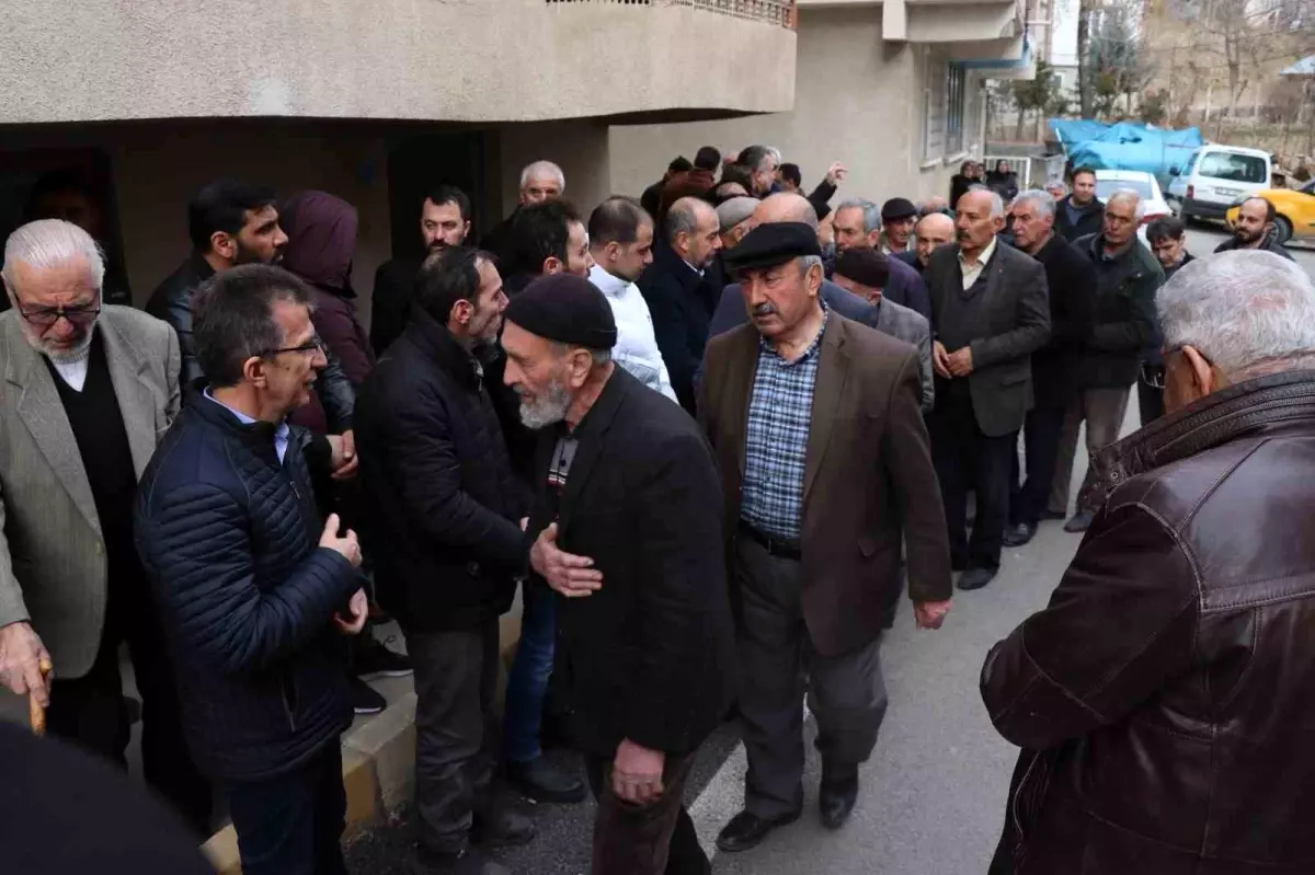 Emekli Öğretmen Hulisi Özdemir son yolculuğuna uğurlandı