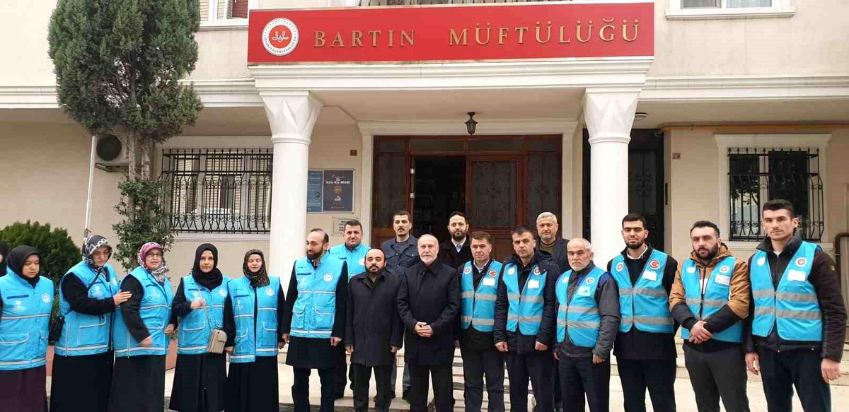 Gönüllü imamlar dualarla deprem bölgesine gönderildi