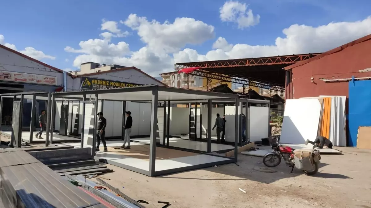 Hem istihdamı korumak hem de yaraları sarmak için konteyner üretimine başladılar