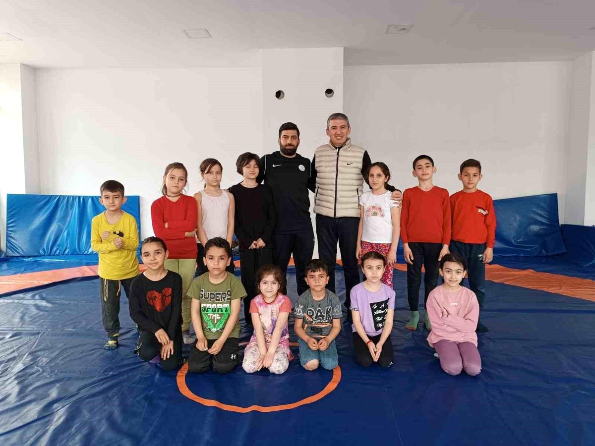 Sarıgöl\'de cimnastik kursuna yoğun ilgi