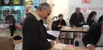 1999 depreminde yaşadıklarını anlattığı kitabın gelirini depremzedelere bağışladı