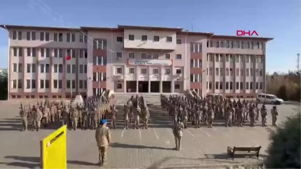 ADIYAMAN\'DAN \'KOMANDO ANDI\' OKUYARAK AYRILDILAR