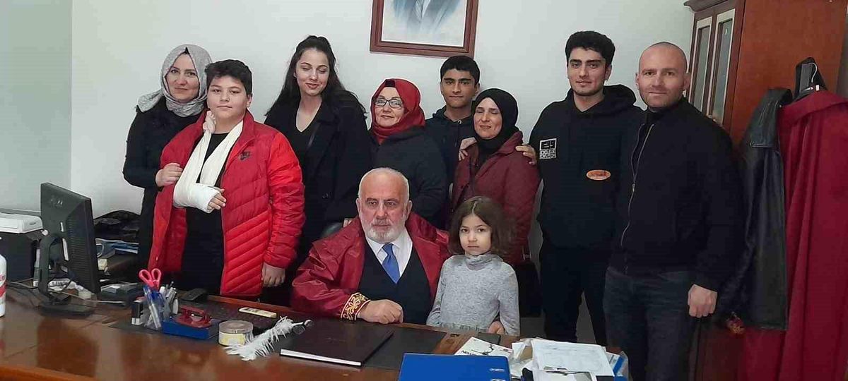 Alaplı'yı evlendiren memur, doğum gününde emekli oldu