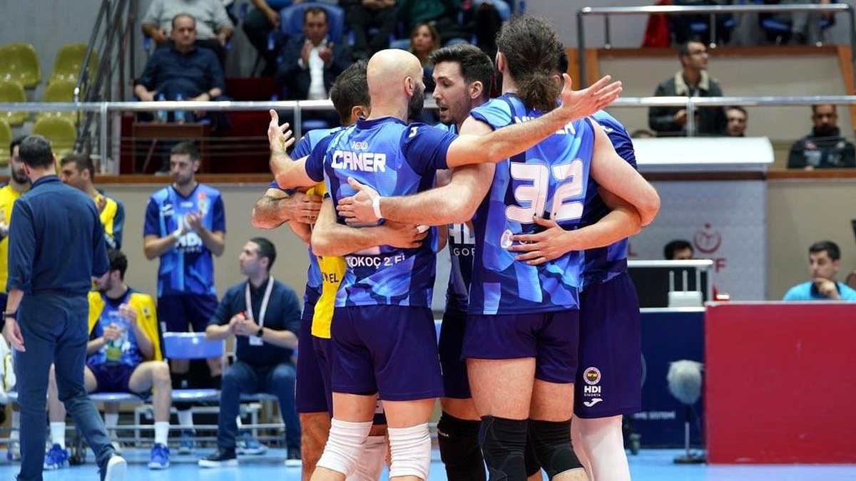 AXA Sigorta Efeler Ligi: Arkas Spor: 1 Fenerbahçe HDI Sigorta: 3