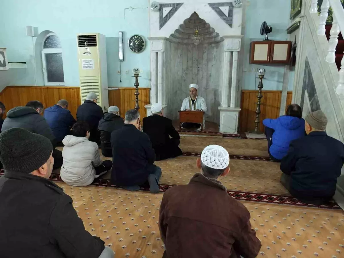 Burhaniye\'de Sabah Namazı Buluşması Bahçelievler Camiinde yapıldı