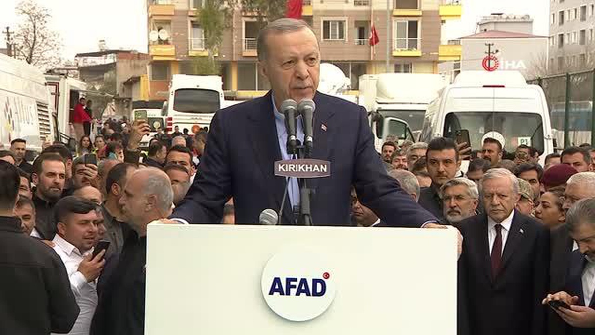 Cumhurbaşkanı Erdoğan: "Deprem bölgesine sel olup aktık. Neredeyse yarım milyon insan deprem bölgesinde vazife üstlendi"