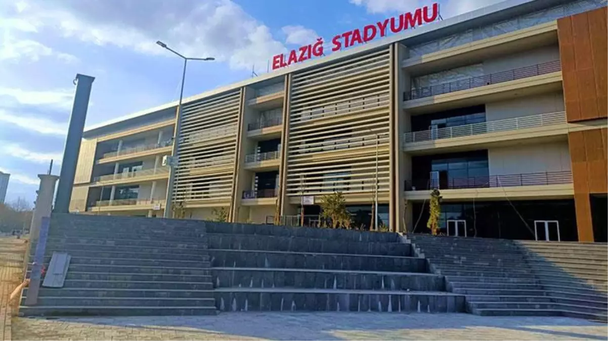 Elazığspor'un yeni stadından Atatürk'ün adı çıkarıldı! Tepkilerin ardı arkası kesilmiyor