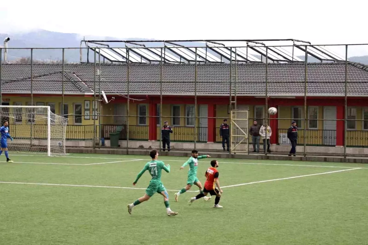 Ermaş Muğlaspor 6-0\'lık galibiyet ile liderlik koltuğuna oturdu