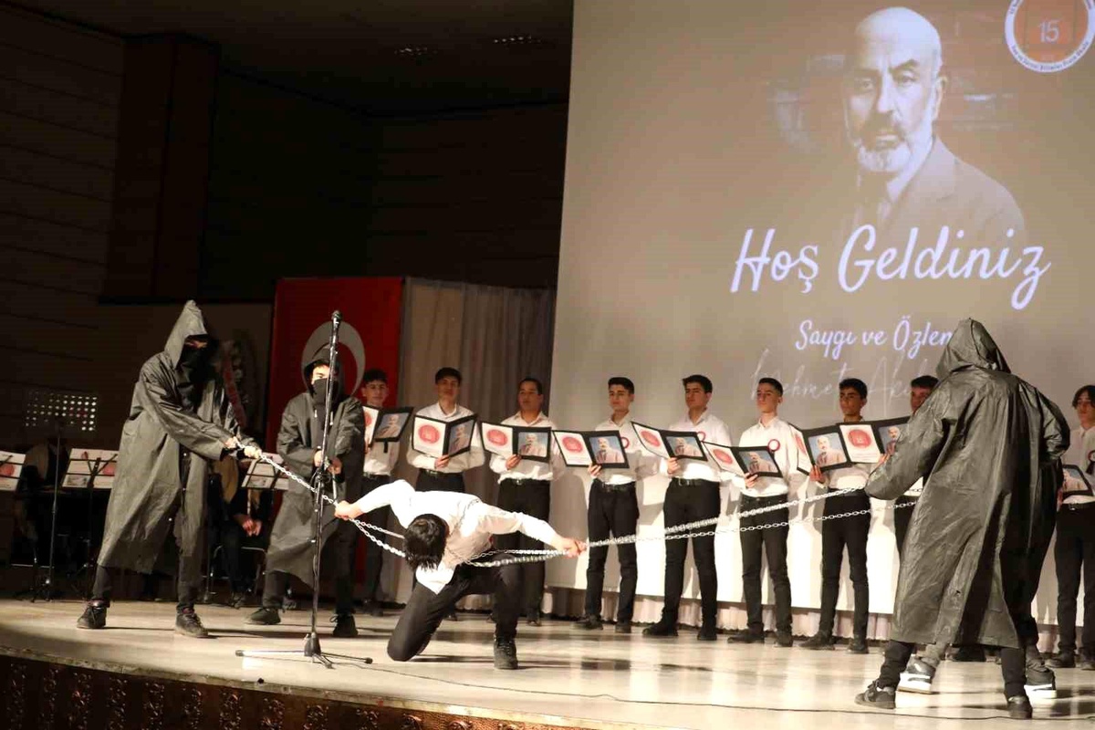 İstiklal Marşı\'nın kabulü ve Mehmet Akif Ersoy\'u anma günü