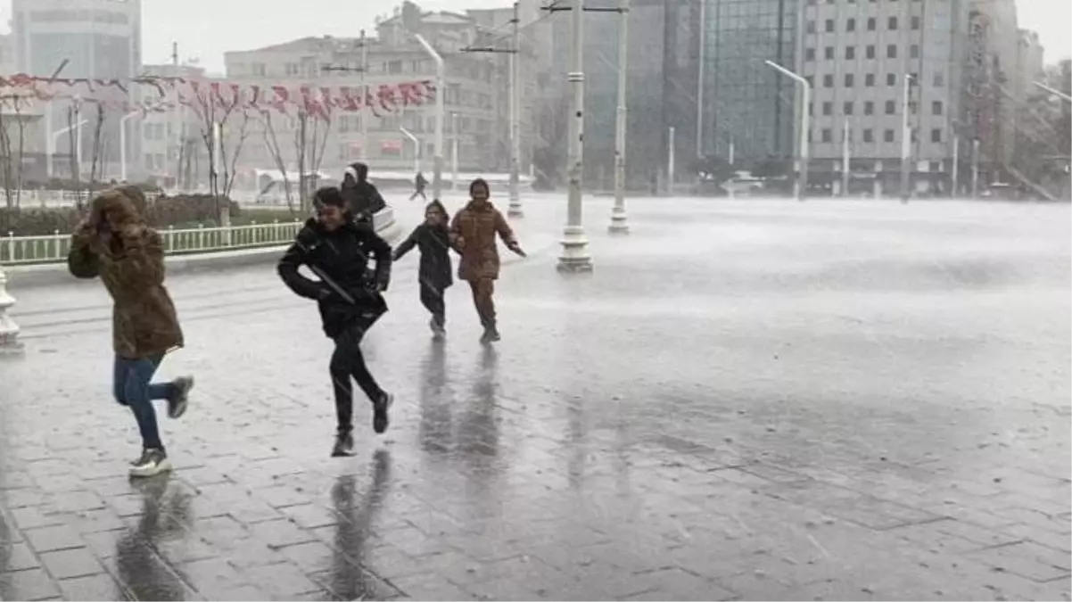 Kuvvetli yağış ve fırtına geliyor! Meteoroloji\'den 57 il için uyarı