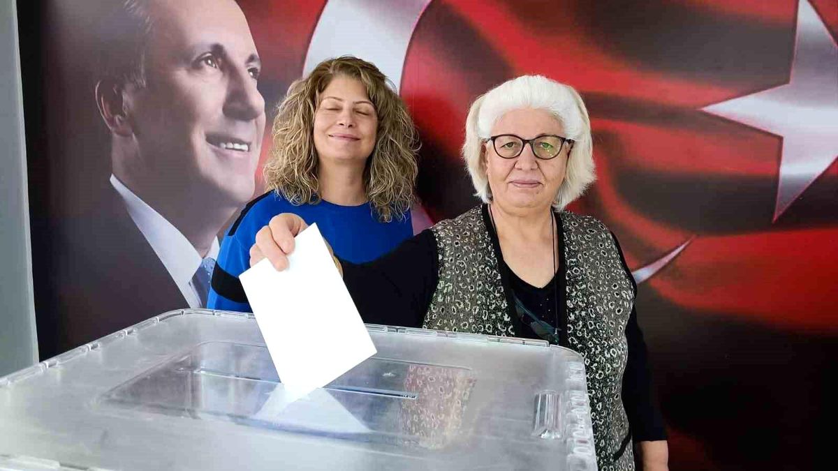 Memleket Partililer Kırşehir\'de ön seçim sandığına gitti