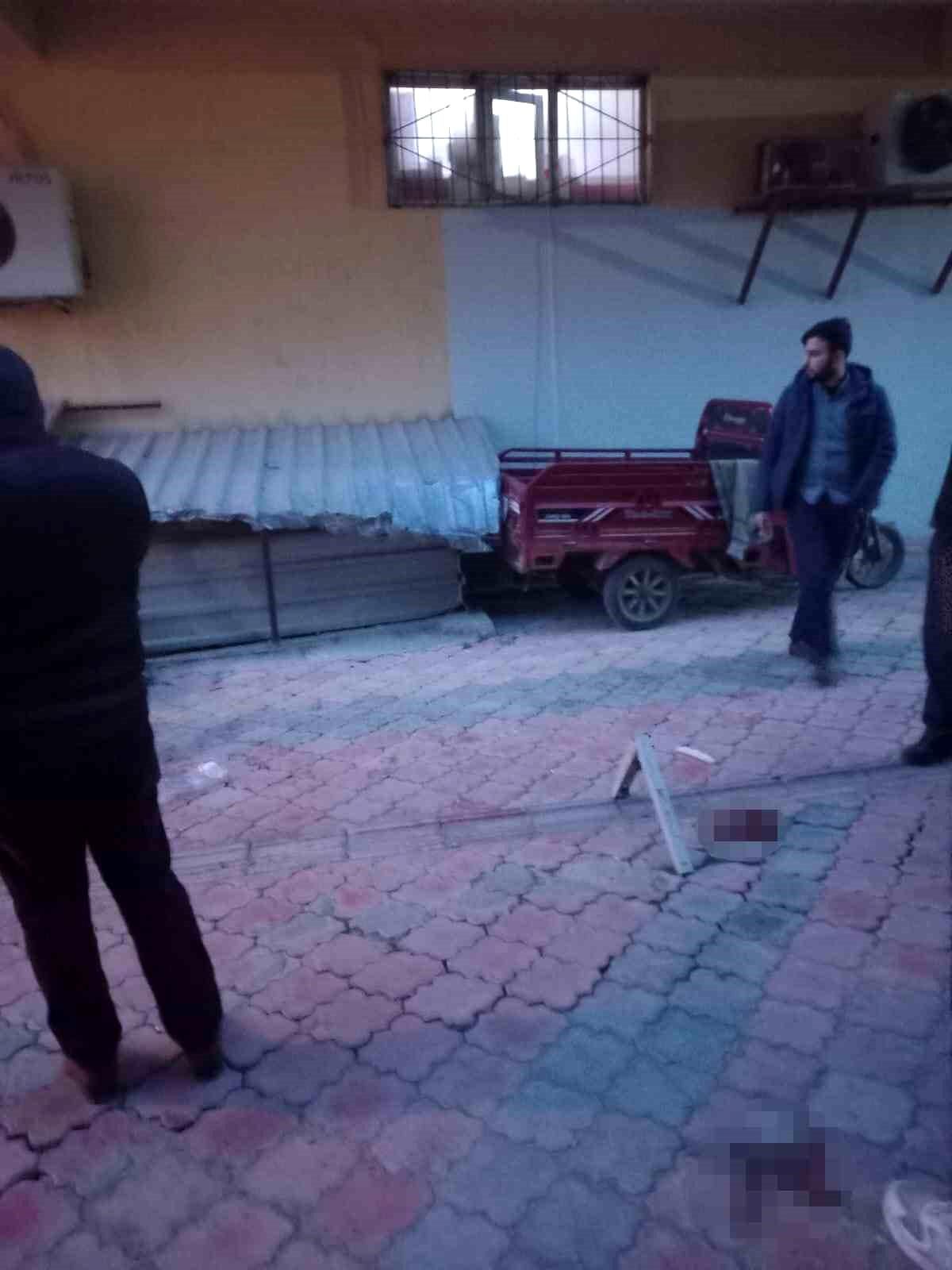 Silvan\'da 6. kattan düşen görme engelli genç kız hayatını kaybetti
