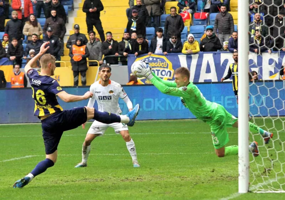 Spor Toto Süper Lig: MKE Ankaragücü: 2 Corendon Alanyaspor: 0 (Maç sonucu)