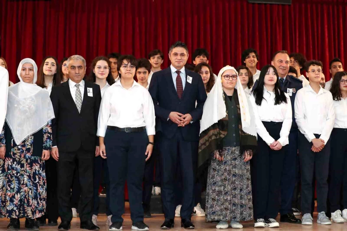 Aliağa\'da İstiklal Marşı\'nın kabulü ve Mehmet Akif Ersoy\'u Anma Günü kutlandı