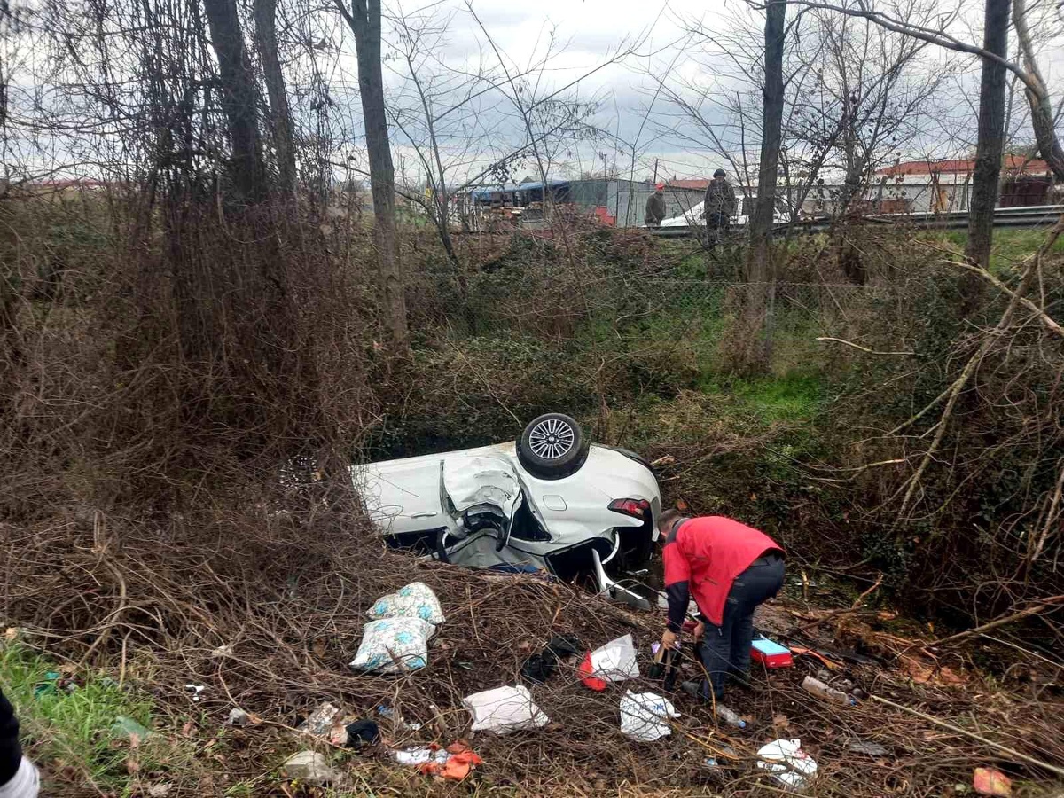 Anadolu Otoyolu\'nda kaza: 5 kişilik aile ölümden döndü