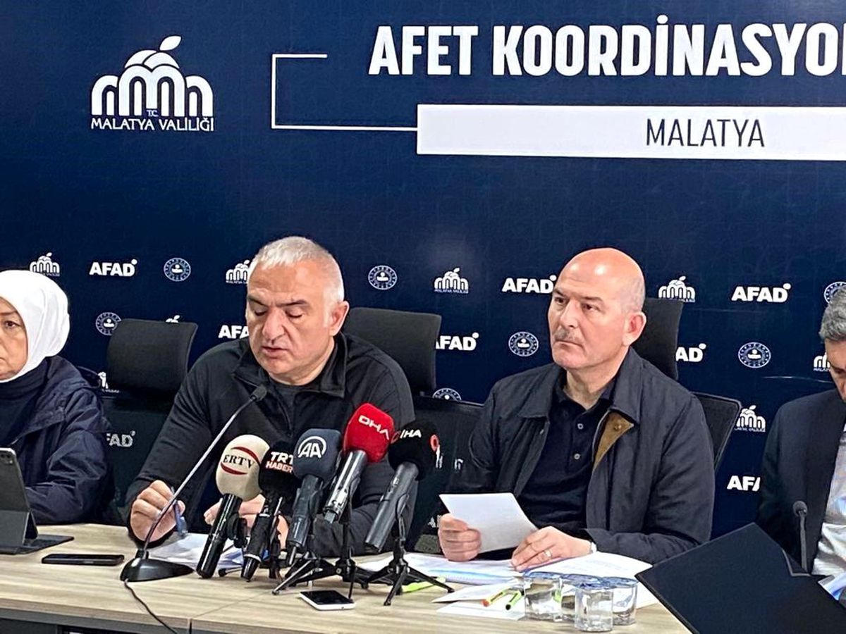 Bakan Ersoy: "Malatya\'da enkaz kaldırma çalışmalarına yoğunlaştık"