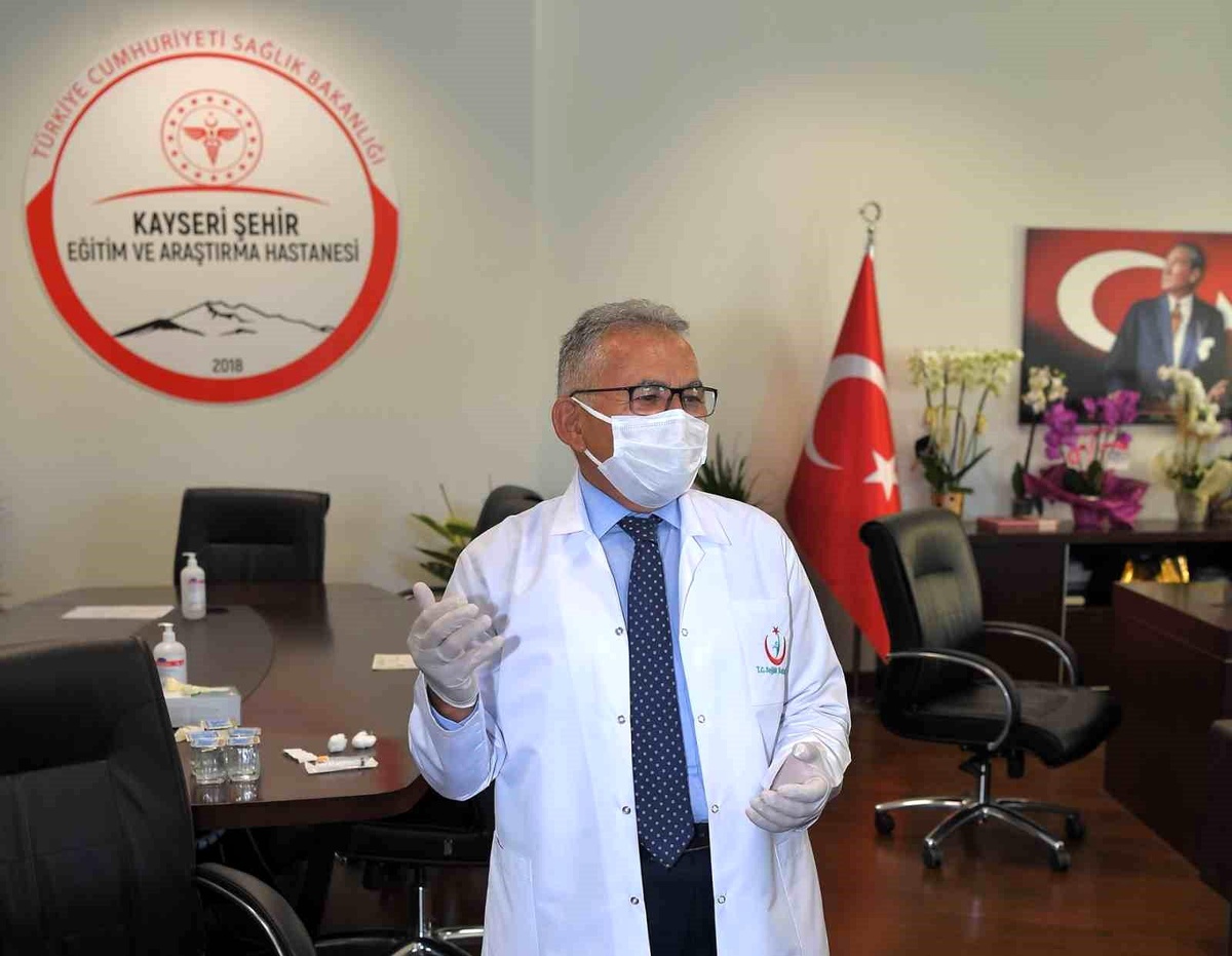 Başkan Büyükkılıç: "Sağlık çalışanlarımızın hakkını ödeyemeyiz"