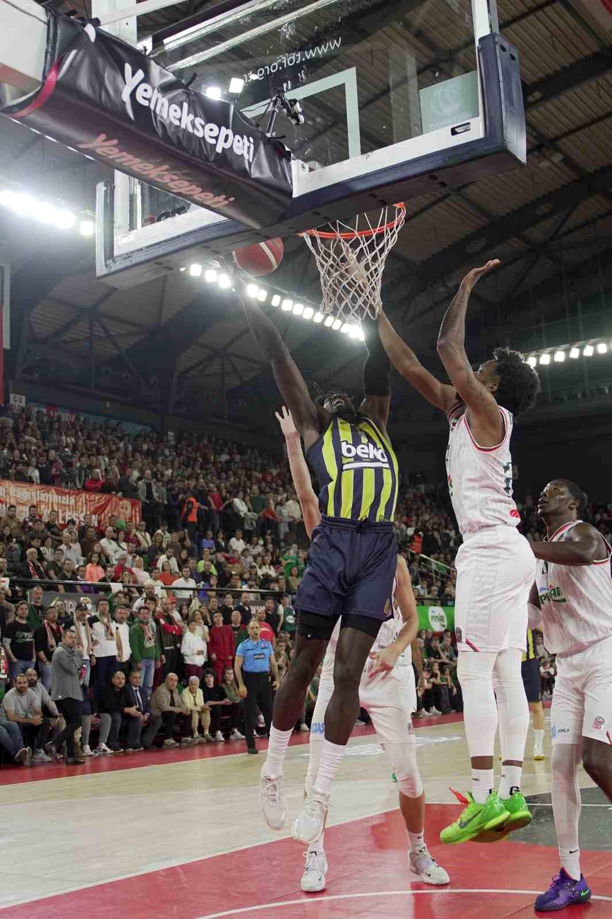 Basketbol Süper Ligi: Pınar Karşıyaka: 102 Fenerbahçe Beko: 98