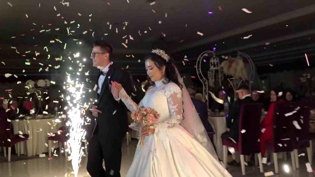 Bursa'ya 12 bin kilometreden gelin geldi