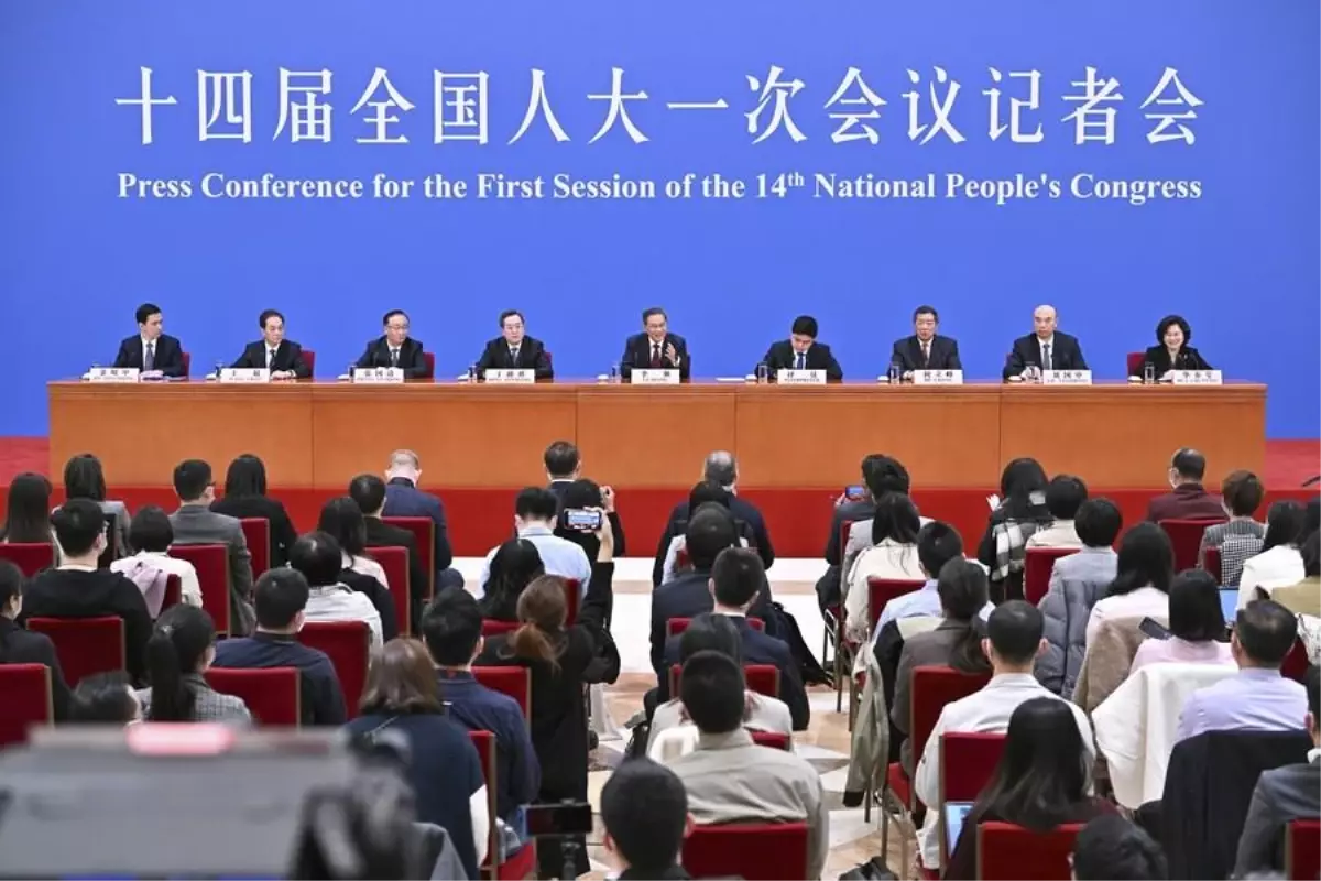 Çin Başbakanı Yüksek Kaliteli Kalkınmaya Odaklanma Sözü Verdi