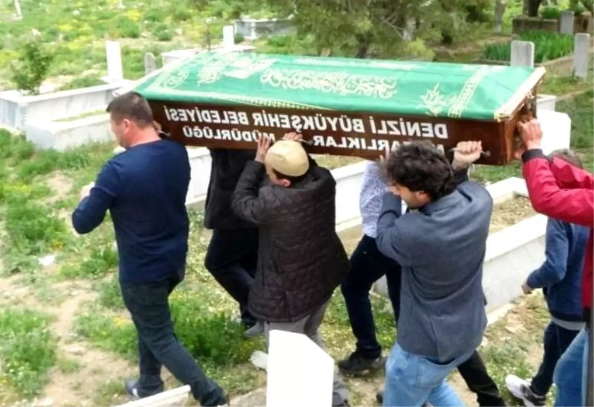 Çocuğunun gözü önünde öldürülen anne toprağa verildi