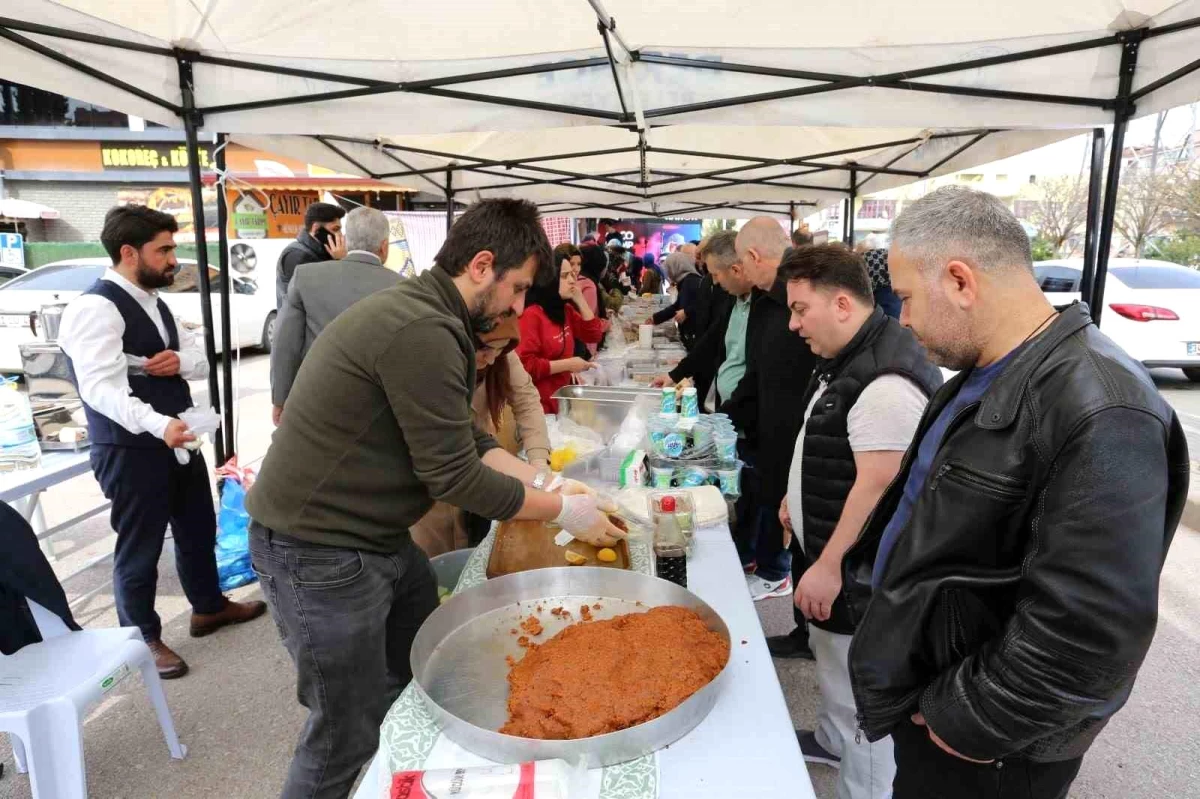 Depremzedeler için hayır panayırı düzenlendi