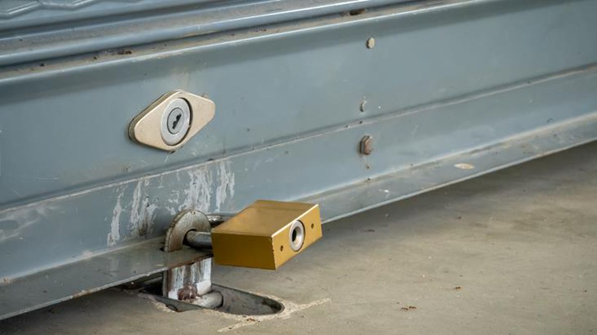 Dükkanın kepenklerini açtı, genç ortağının cansız bedenini buldu