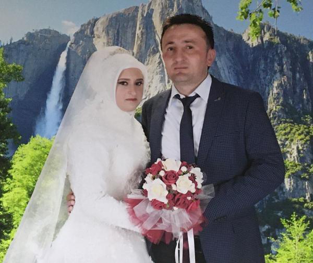 Eş cinayeti sanığı: Maskeli 4 kişi geldi, korkuyla bıçakladım