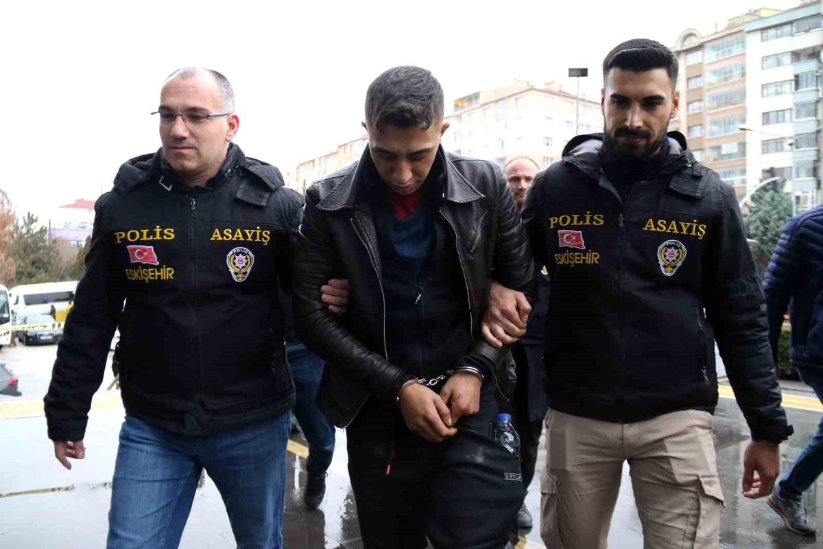 Güvercin çalmak için girdiği evin sahibini öldürdüğü iddia edilen sanığın ağırlaştırılmış müebbet ve 18 yıla kadar hapsi istendi