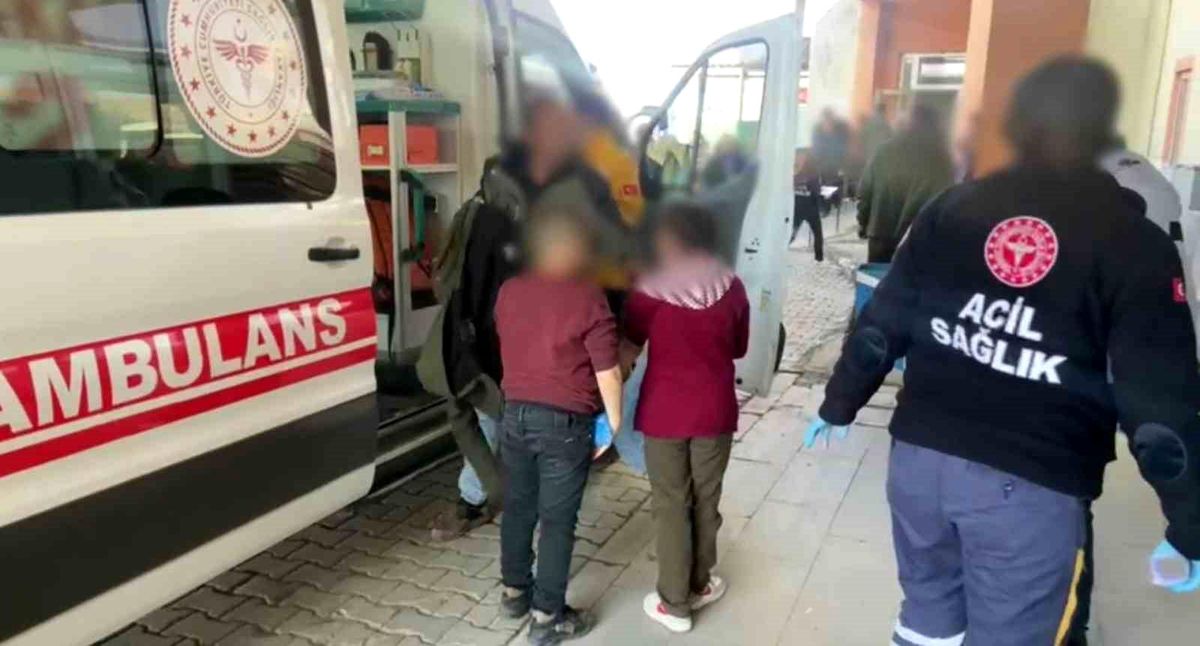 Hakkari'de gıda zehirlenmesi iddiasıyla çok sayıda öğrenci hastaneye kaldırıldı