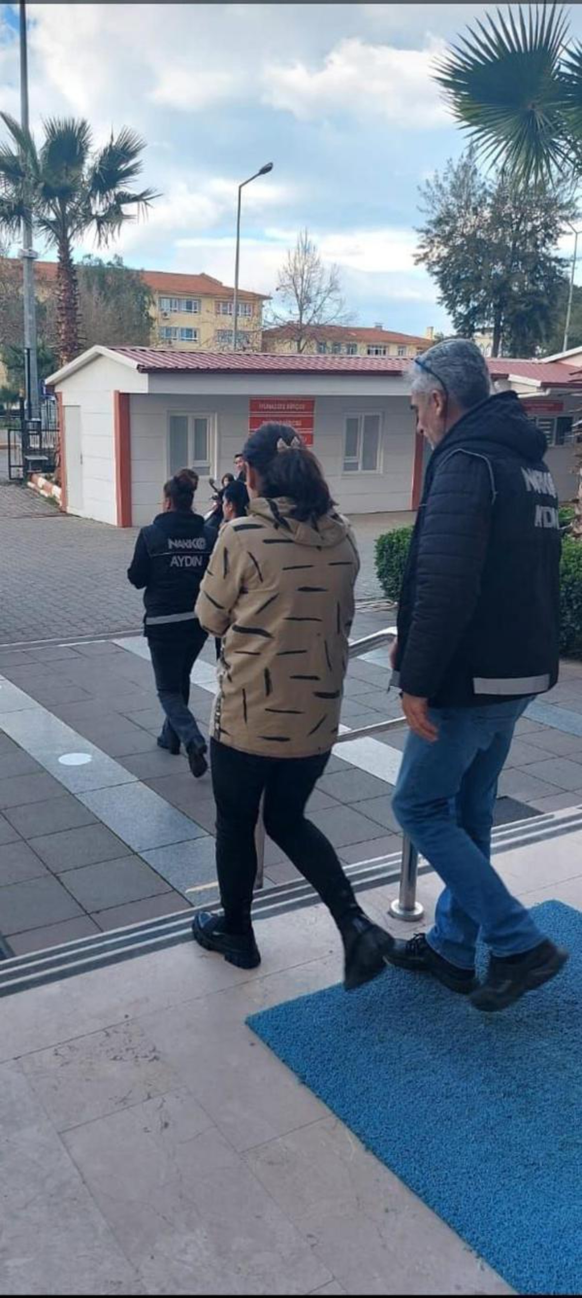 Nazilli\'de uyuşturucu ile yakalanan yabancı uyruklu 2 kadın tutuklandı
