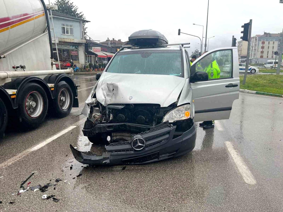 Samsun\'da trafik kazası: 2 yaralı