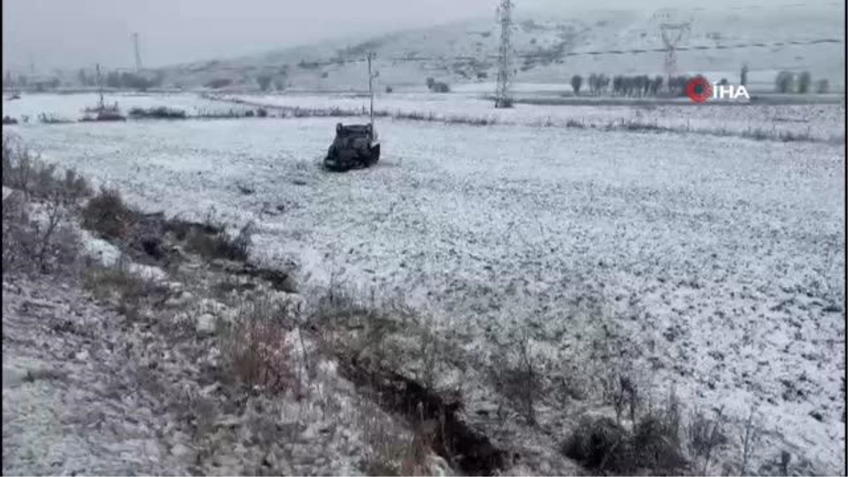 Takla atıp 50 metre sürüklenen araç tarlaya uçtu