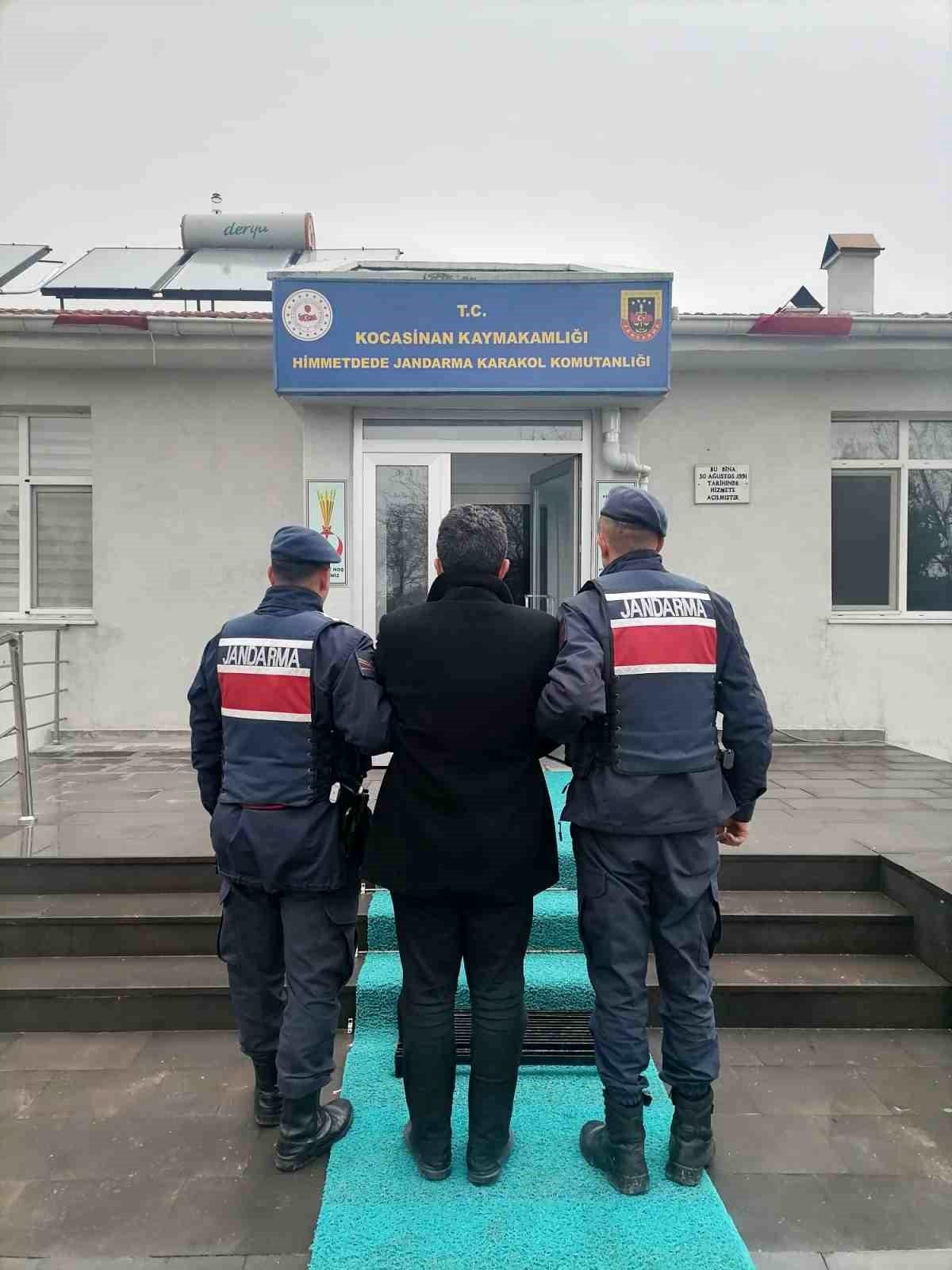 Terör suçundan hükümlü ihraç memur, jandarmadan kaçamadı