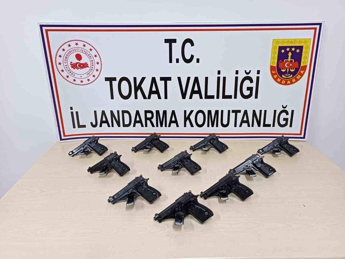 Tokat\'ta kaçak silah operasyonu: 10 tabanca ele geçirildi
