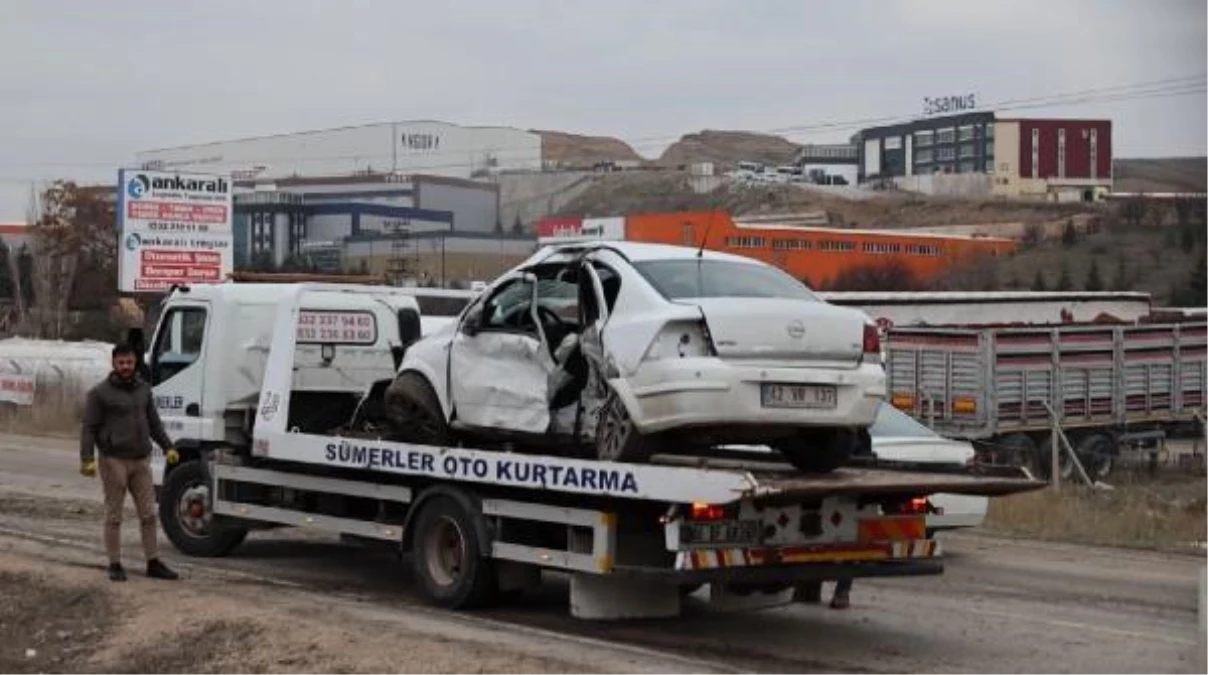 Ankara\'da 2 otomobil çarpıştı: 6 yaralı
