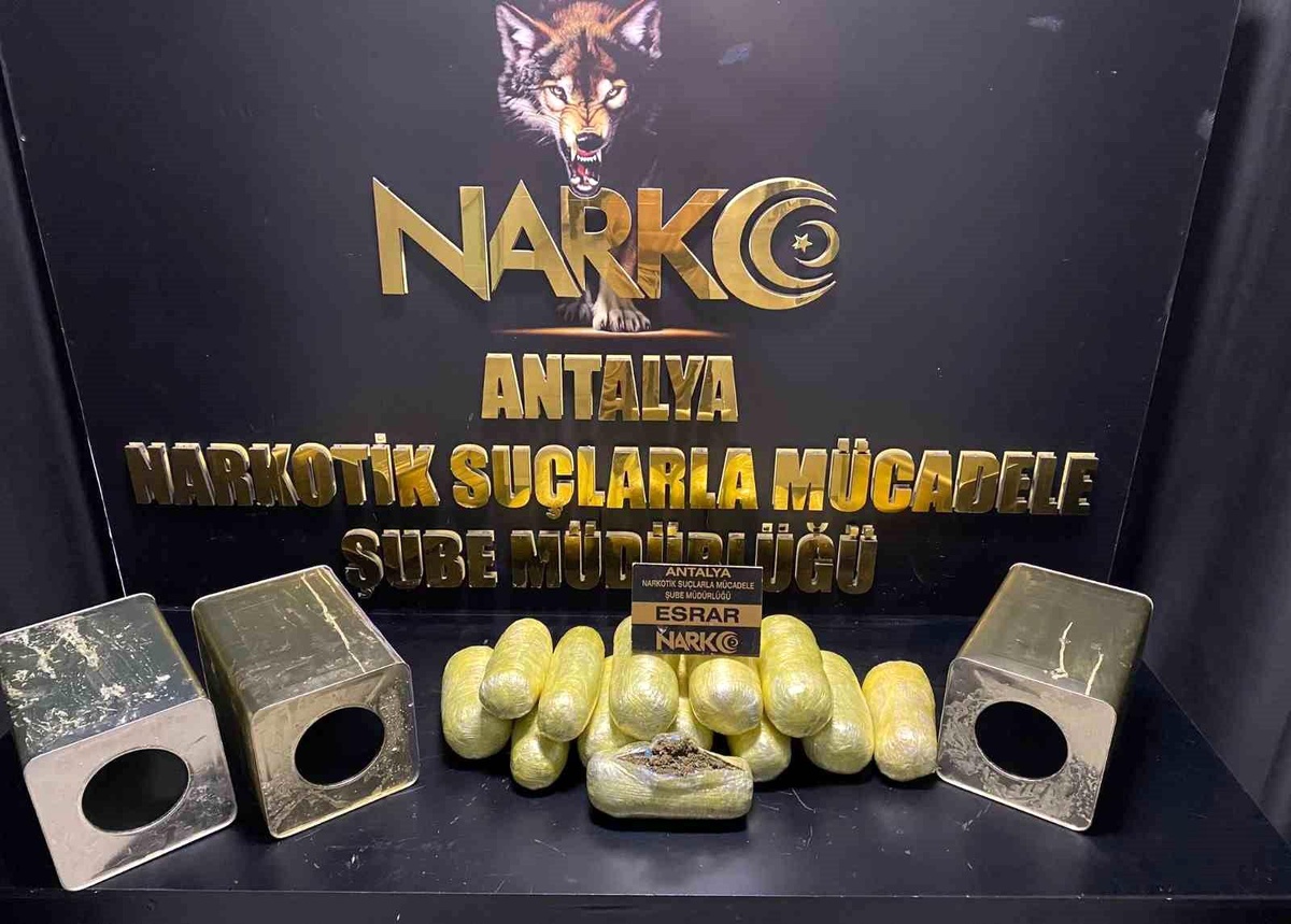 Antalya\'da 71 kilo esrar ve skunk maddesi ele geçirildi