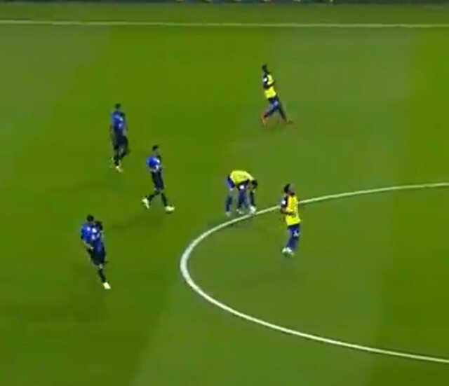 Arabistan'da kendini iyice bozdu! Ronaldo'dan stadı buz kestiren hareket Arabistan'da kendini iyice bozdu! Ronaldo'dan stadı buz kestiren hareket